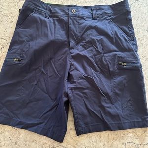 Men’s Gerry walking shorts. NEW! Size 38. Dark Blue
